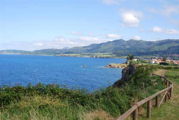 Hotel Monte Y Mar Colunga Exteriör bild