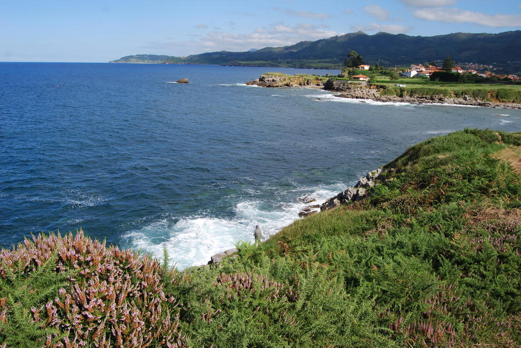 Hotel Monte Y Mar Colunga Exteriör bild